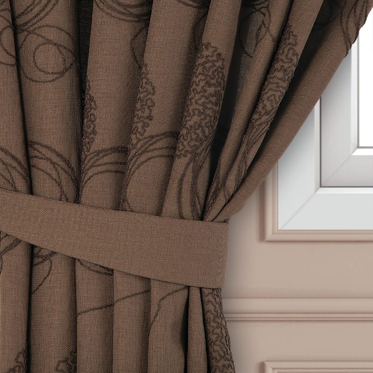 Какие шторы сейчас в моде для зала, как сшить прихваты для штор ...